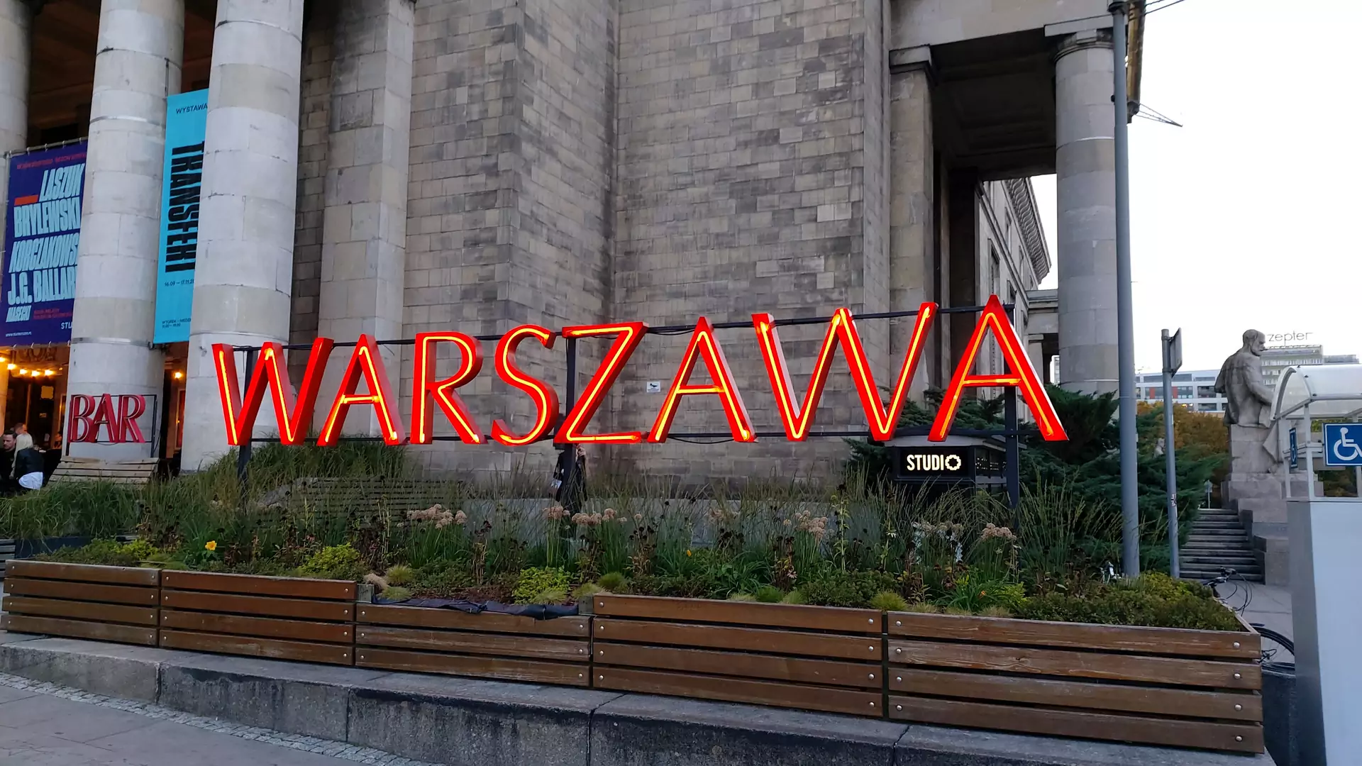 5 miejscówek idealnych do imprezowania w Warszawie
