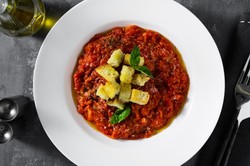 Pappa al pomodoro – toskańska zupa pomidorowa. Poznajcie przepis Roberta Makłowicza. Zakochacie się!