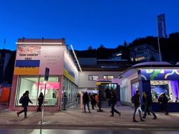 Ukraińcy przekonują w Davos, że Trump im niegroźny