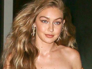 Gigi Hadid bebizonyította, hogy a szőkék is nyugodtan viselhetnek sárga színt