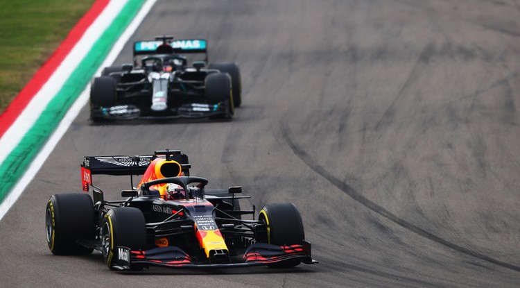 Verstappen és Hamilton