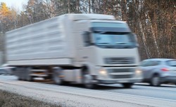 Koniec wojny transportowej? Polska i Rosja podpisały porozumienie dotyczące zezwoleń na przewozy