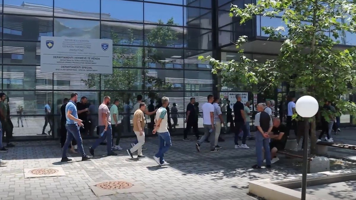 Održan prekršajni pretres protiv 36 osoba privedenih na Gazimestanu