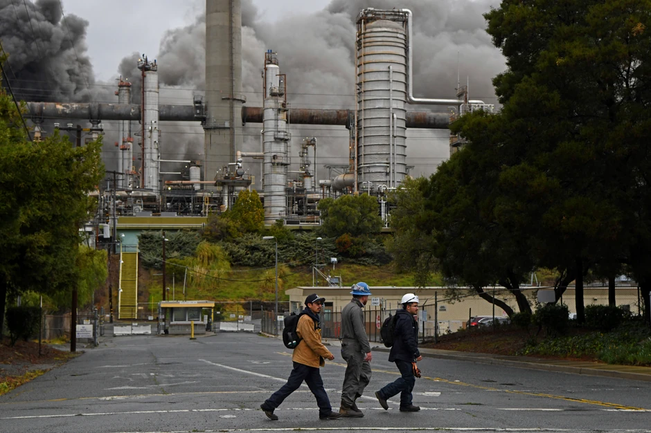 Požar u rafineriji u Martinezu, Kalifornija
