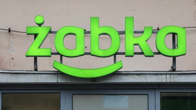 Żabka w tarapatach. Ministerstwo reaguje na "niedopuszczalną" reklamę