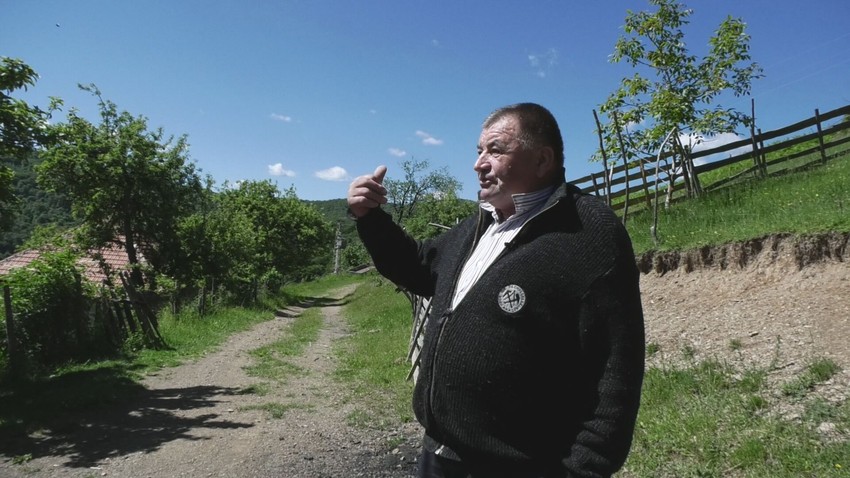 Pao je sa visine od 10 metara, polomio sva rebra