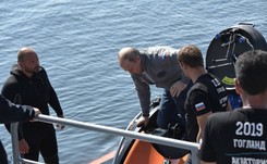 Putin zignorował wielką demonstrację opozycji w Moskwie. Wybrał się w podwodną podróż batyskafem [FOTO]