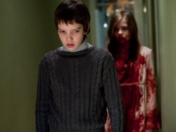 Wampiry potrzebują zaproszenia, więc... "Pozwól mi wejść"