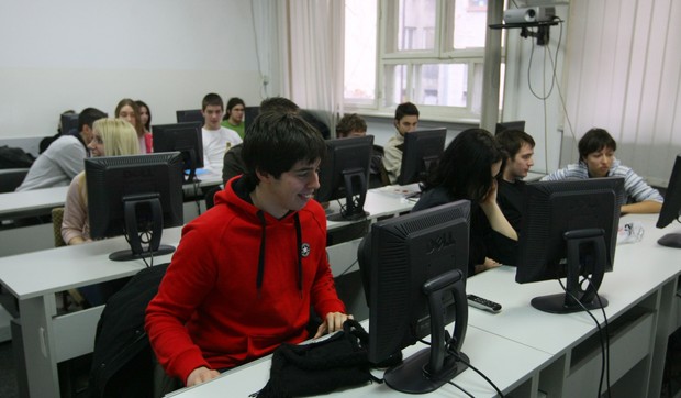 31299_0824-srednjoskolci-foto-m-josida