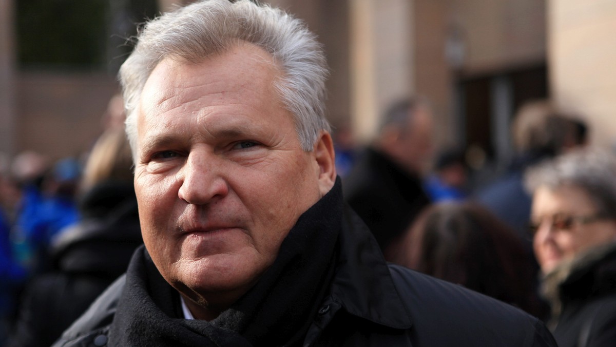 – Jarosław Kaczyński jest wyznawcą teorii, że "konflikt jest olejem historii" – ocenił Aleksander Kwaśniewski w TOK FM. Zdaniem byłego prezydenta, gdyby w Polsce nie było konfliktów, to zgodnie z logiką PiS "trzeba byłoby je wywołać". Kwaśniewski skomentował w ten sposób zamieszanie wokół zaproszenia Fransa Timmermansa do Polski.