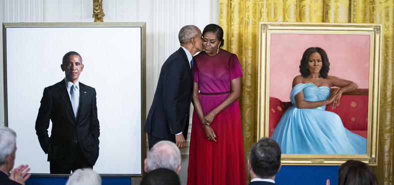 Barack i Michell Obamowie w trakcie odsłonięcia ich oficjalnych portretów. Waszyngton, 7 września 2022 r.