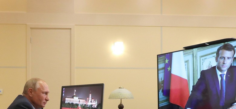 "Muszę kończyć, jestem na siłowni". Film ujawnia kulisy rozmów Macrona z Putinem