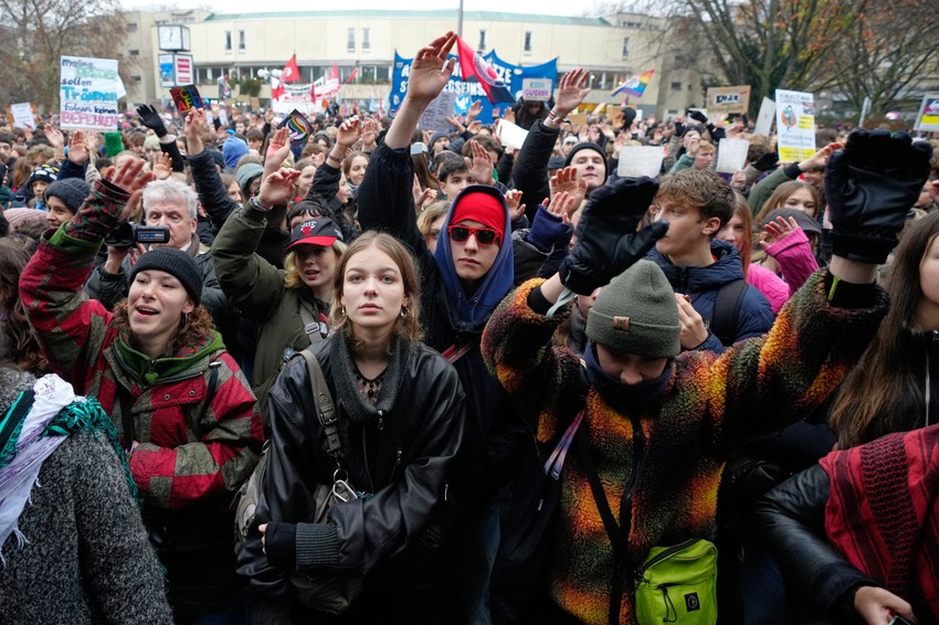 Protest protiv obvezne vojne službe u Berlinu 5. decembra