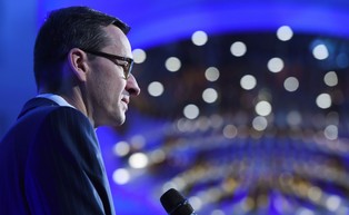 Gra fiskusa z podatkowymi oszustami. Oto popularne metody wyłudzania i unikania płacenia VAT-u