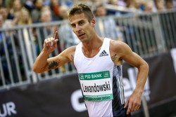 Policja codziennie sprawdza, czy Lewandowski przestrzega kwarantanny