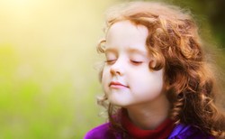 Prawidłowy oddech jest ważny w rozwoju. 40 proc. dzieci robi to źle