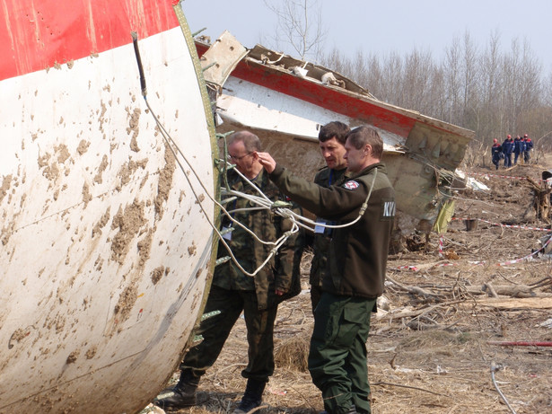 Nieoficjalnie: W marcu jeszcze pięć ekshumacji ofiar katastrofy smoleńskiej