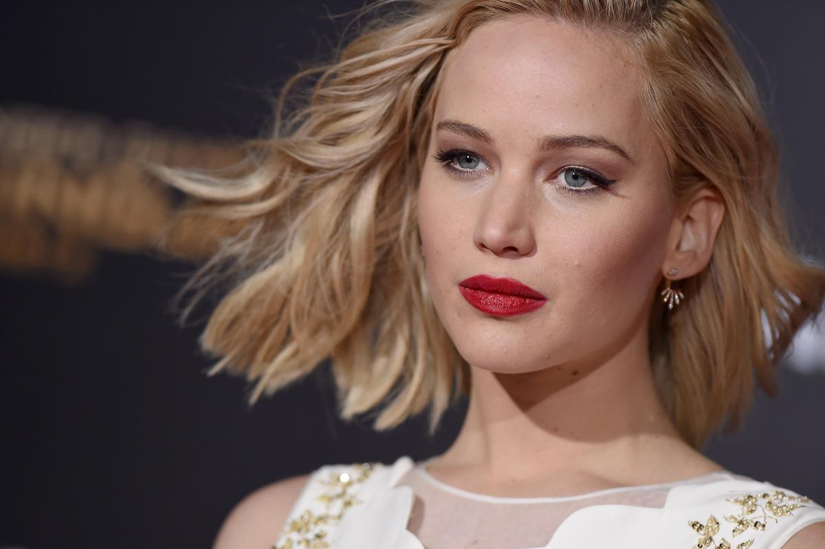 Jennifer Lawrence bemutatja a legmenőbb utcai szetteket, amikben az egész nyarat kihúzhatod