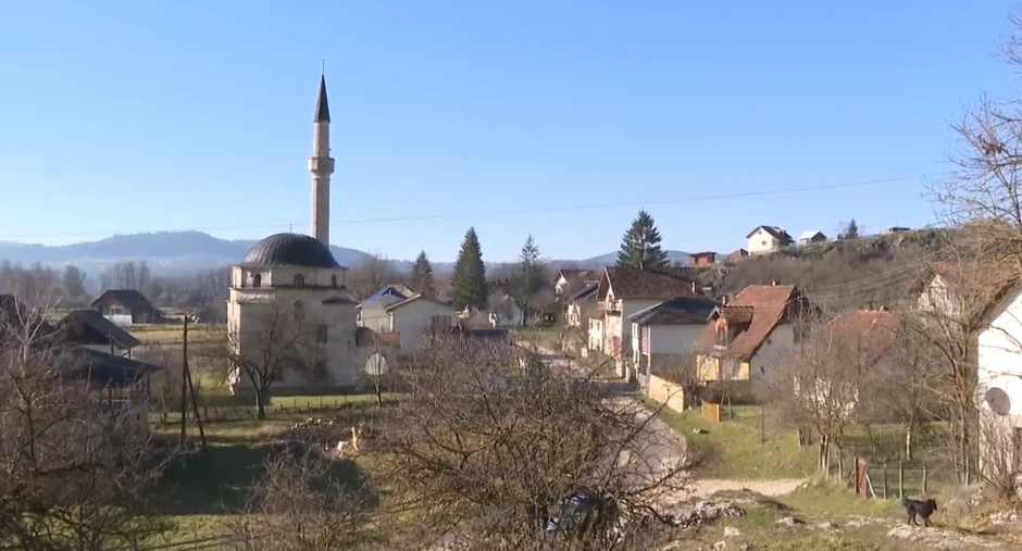 Komšije tvrde da Sejdu sin vodi na terapije u Nemačku