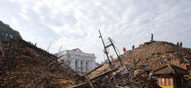 Rośnie liczba ofiar trzęsienia ziemi w Nepalu