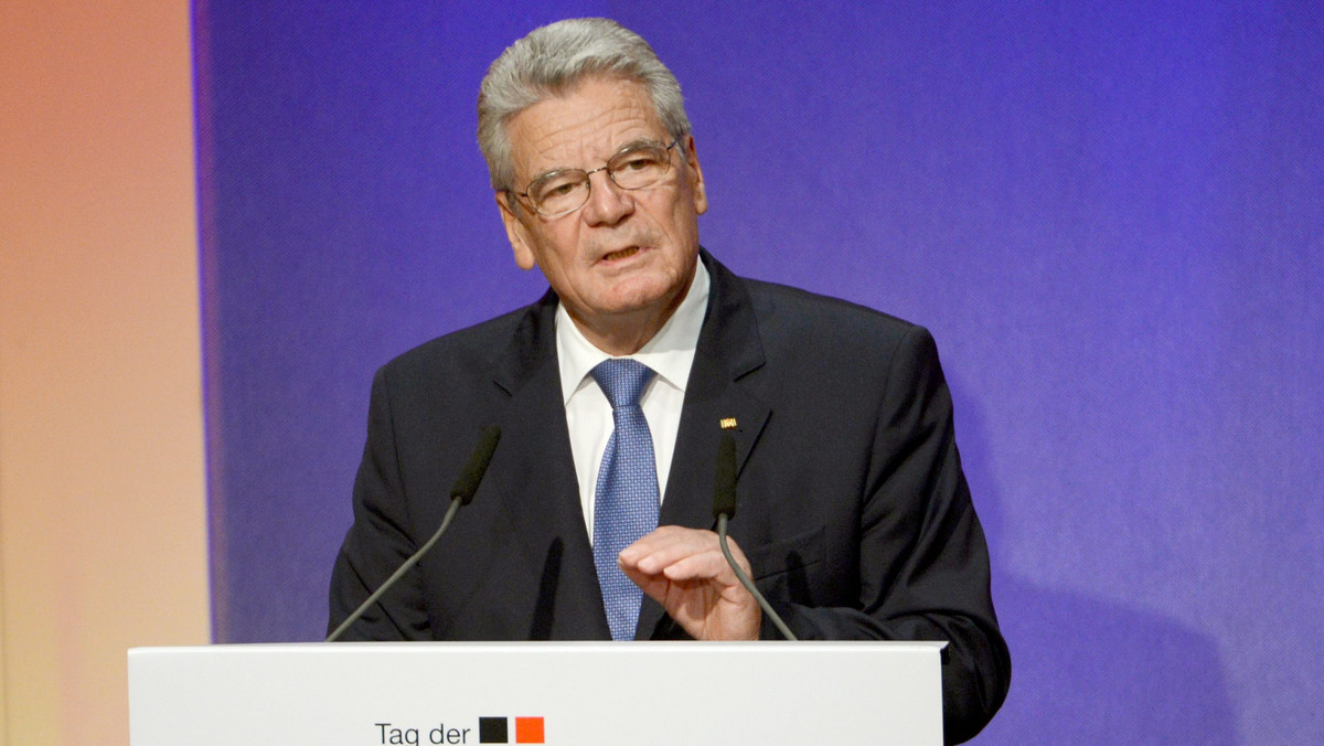 Prezydent Niemiec Joachim Gauck w przemówieniu z okazji 23. rocznicy zjednoczenia Niemiec w Stuttgarcie opowiedział się za bardziej aktywną rolą swego kraju w polityce międzynarodowej i ostrzegł swoich rodaków przed ucieczką od odpowiedzialności.
