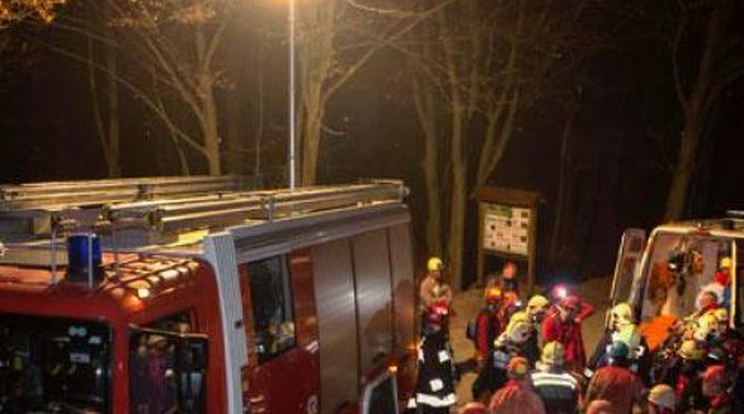 Mentés közben meghalt egy tűzoltó a Rám-szakadékban 