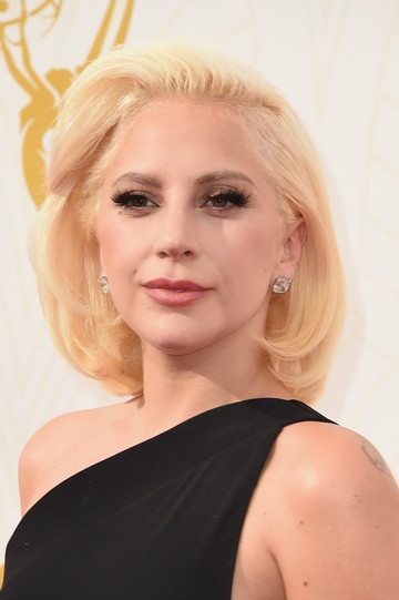 A legkifinomultabb frizura, amit valaha Lady Gagától láttunk a 2015-ös Emmy Awards-on