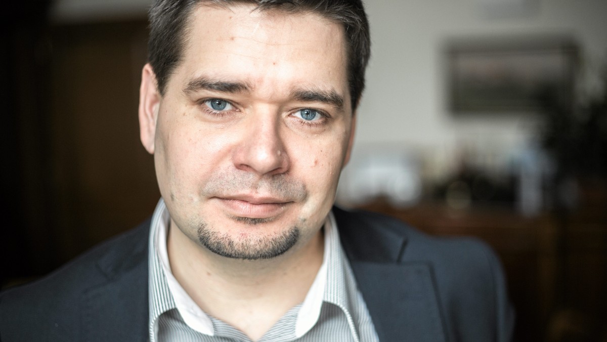 W wywiadzie dla portalu 300POLITYKA prof. Michał Królikowski, który doradza prezydentowi Andrzejowi Dudzie przy pisaniu projektów dotyczących reformy sądownictwa, odniósł się do medialnych doniesień o tym, jakoby miałby być na celowniku prokuratury. - Nie mogę potraktować tego inaczej, jak zamach na moją wiarygodność, a tak naprawdę atak na prezydenta - mówi.