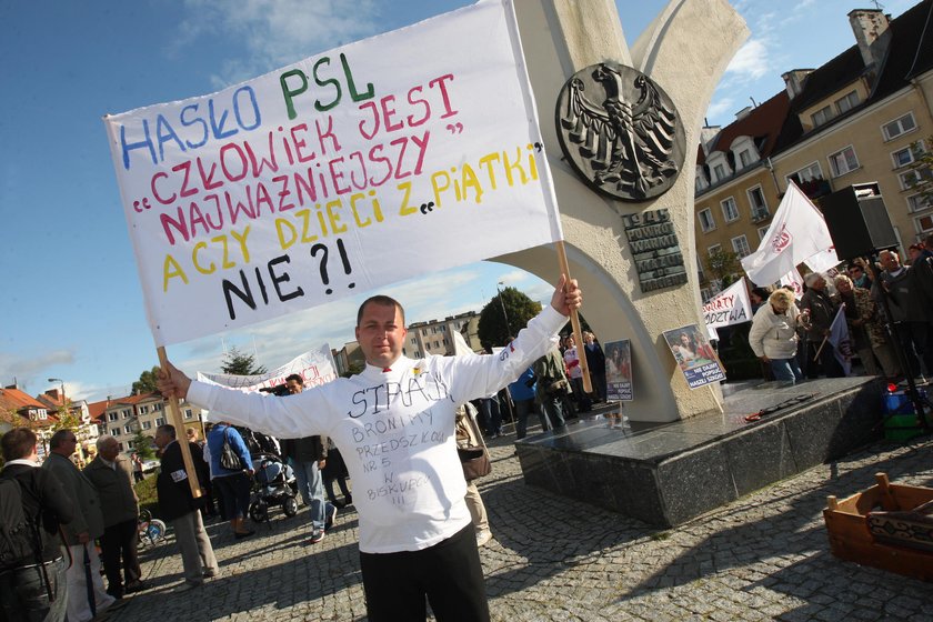 Zakaz handlu w niedzielę nie dotyczy... żony posła PiS