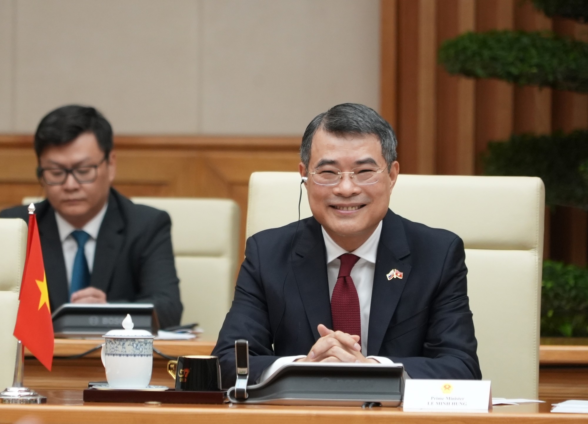 Vietnamský premiér Le Minh Hung (vpravo).