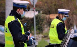 Padło dziewięć strzałów, sześć trafiło w samochód. Akcja policji w Pszczynie