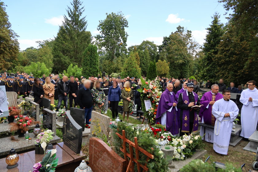 Pogrzeb ofiar katastrofy samolotu pod Piotrkowem Trybunalskim. To była dramatyczna śmierć...
