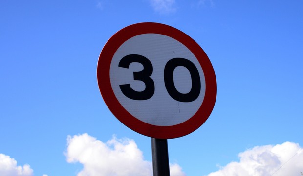 Ograničenje brzine 30 na sat