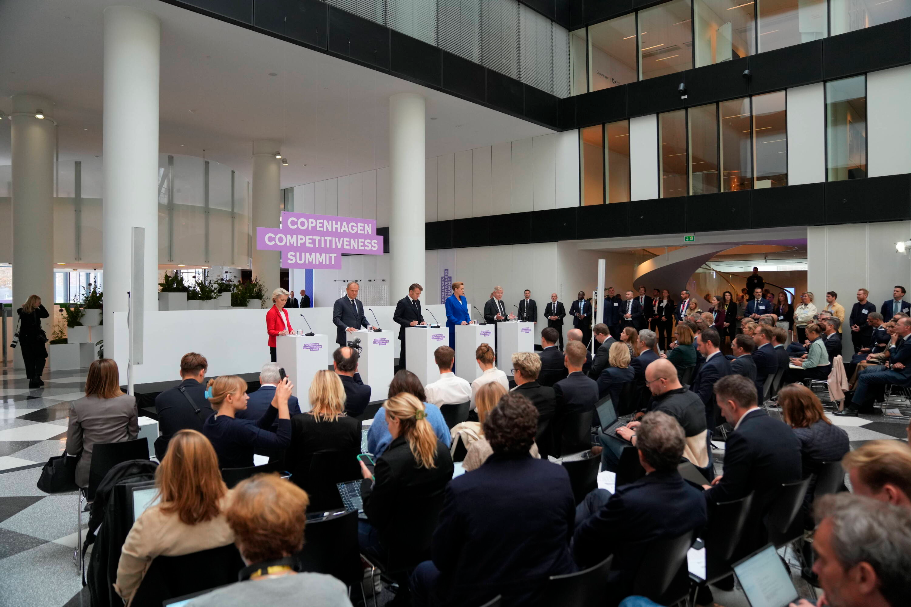 Tusk ostrzega: UE traci konkurencyjność przez klimat