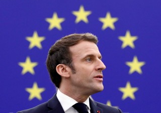 Macron chce wpisać prawo do aborcji do europejskiej Karty praw podstawowych