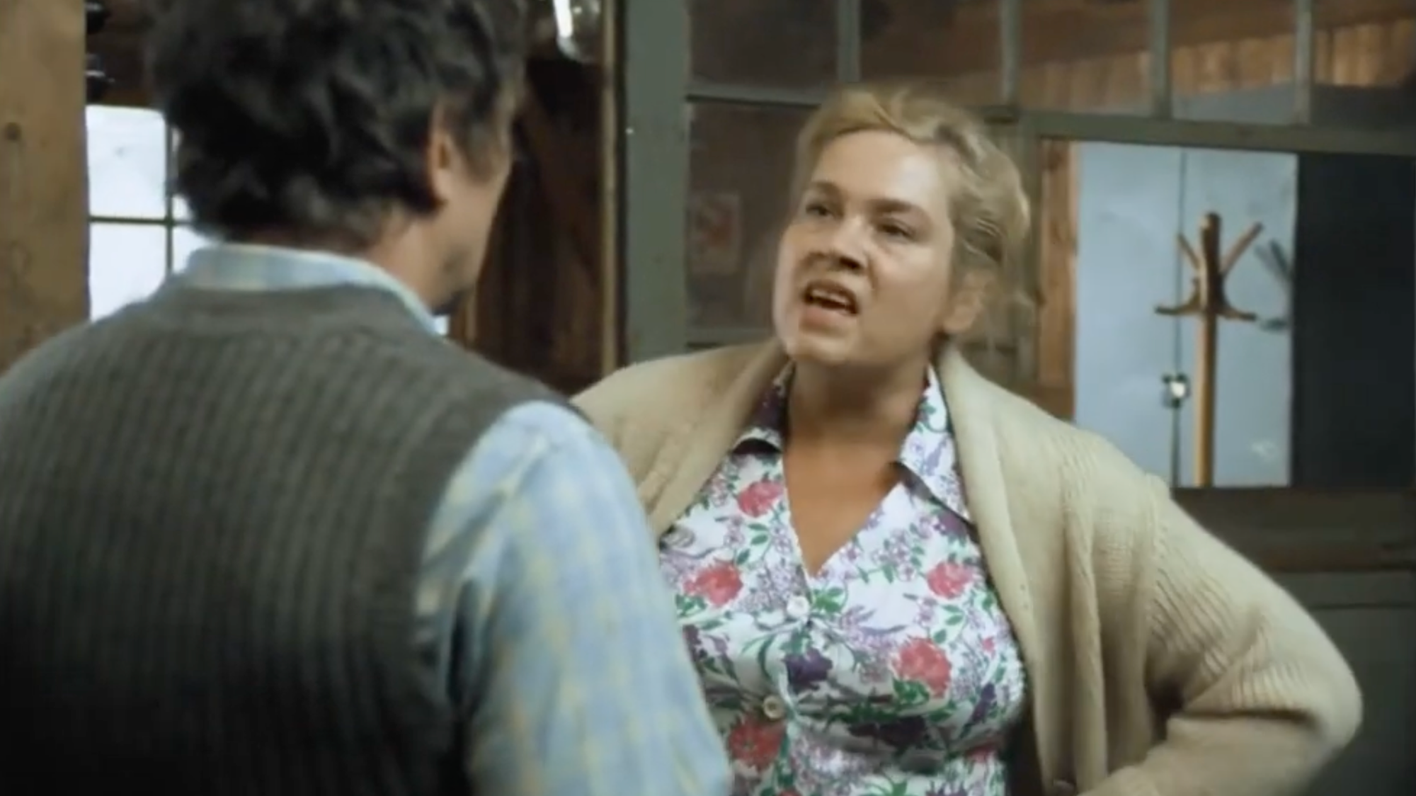 Česká herečka Míla Myslíková si v trilógii Nevera po slovensky zahrala pani Jašterčiakovú.