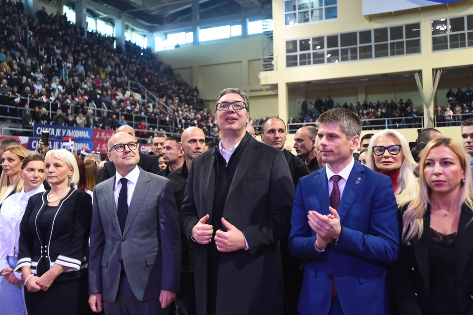 Vučević tvrdi da Srbija zahvaljujući Vučiću vodi brod sigurnim putem