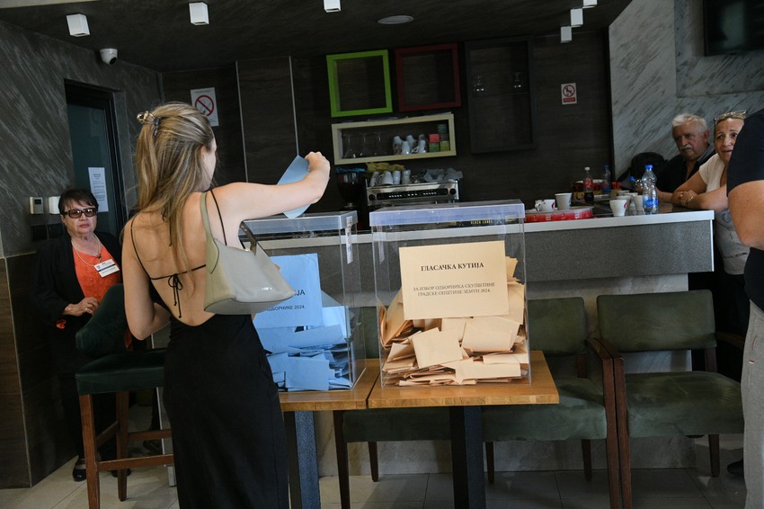 Kafe As, Plavi horizonti Zemun