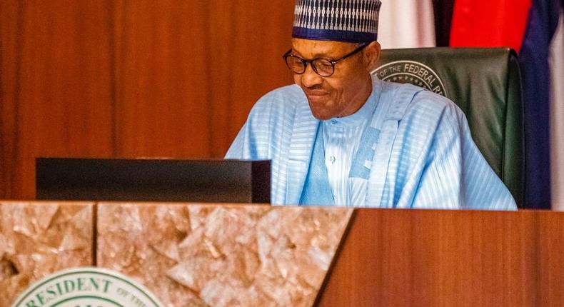 President Muhammadu Buhari presiding over the old federal executive council [Twitter/@femigbaja]