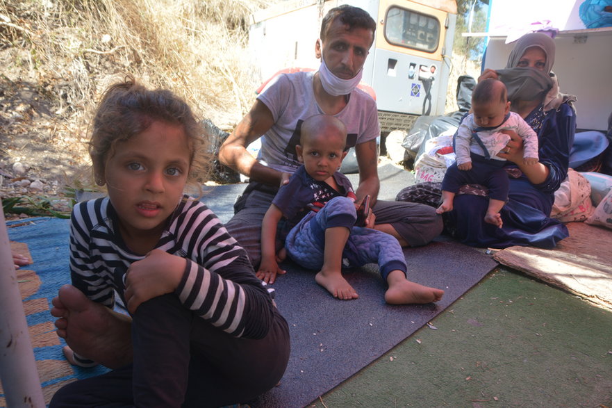 Rodzina uchodźców na Lesbos