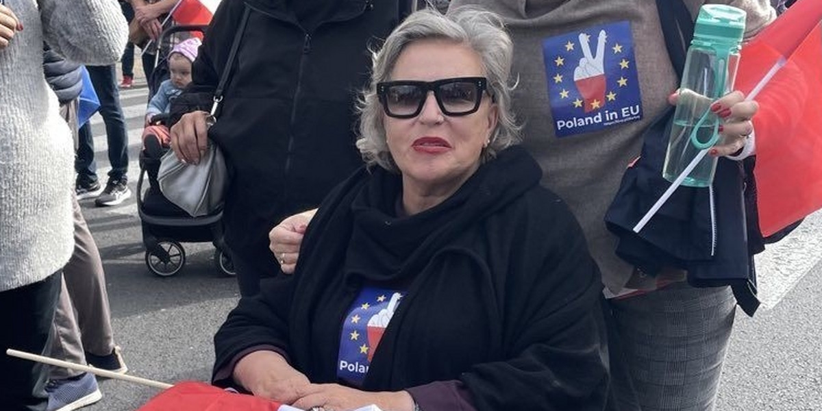 Krystyna Janda na Marszu Miliona Serc.