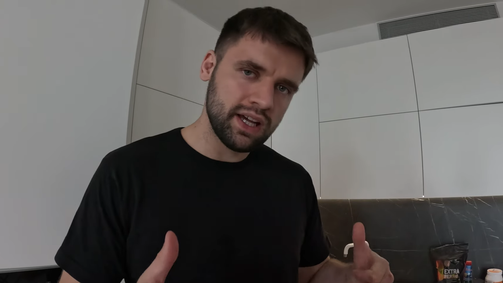 Filip Sulík lieta v problémoch: Polícia ho vytiahla ráno z postele! Čo sa stalo?