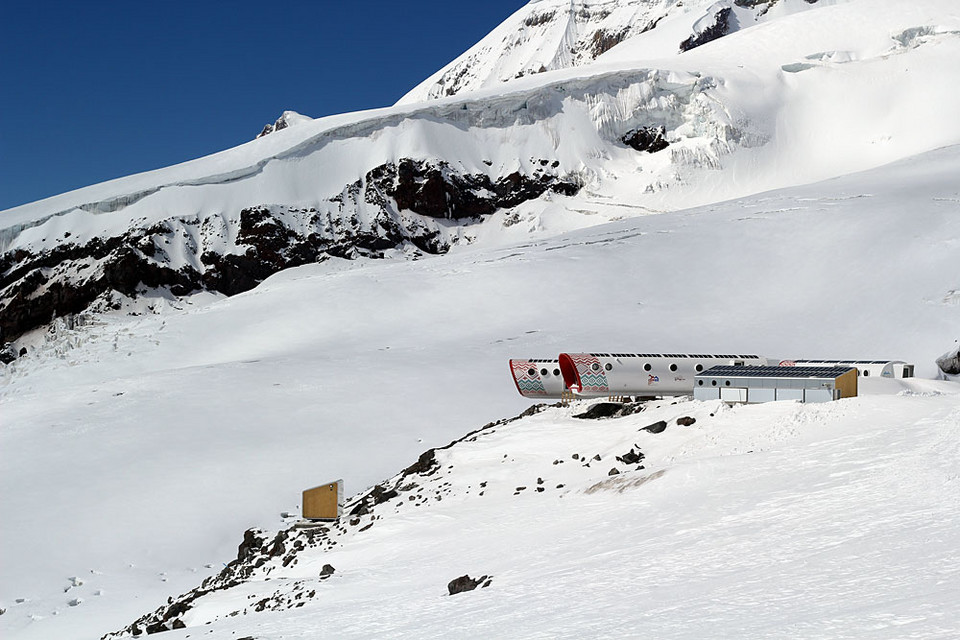 LEAPrus3912 - futurystyczny hotel na Elbrusie