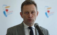 Burza po 'żarcie' Mularczyka o dymisji Rabieja i 'strefie wolnej od LGBT'