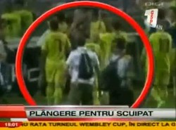 Szok! Dziennikarz opluł piłkarza