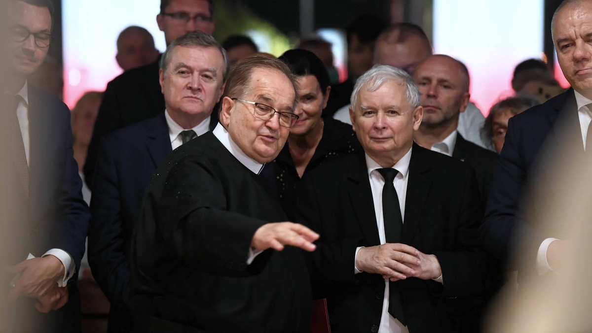 Zbliża się kampania wyborcza. Na zdjęciu ojciec Tadeusz Rydzyk, Jarosław Kaczyński, Piotr Gliński i Mateusz Morawiecki, Jacek Sasin