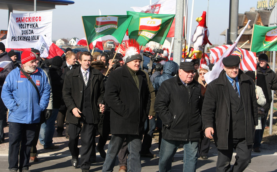 POLICHNO SAMOOBRONA PROTEST