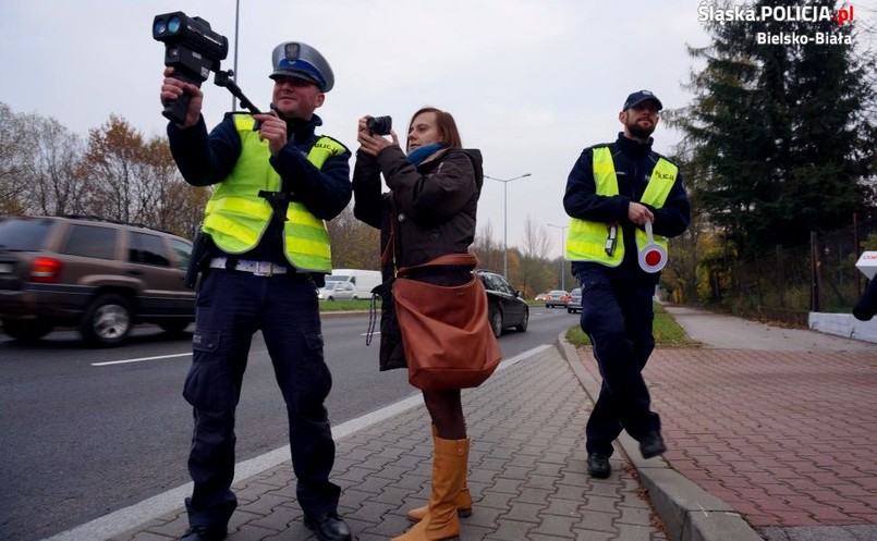 Dla wygody pracy z LaserCam 4 dostępny jest wspornik ramienny oraz adapter do pracy na statywie. Urządzenie umożliwia również natychmiastowe, bezprzewodowe drukowanie zdjęć bezpośrednio po ich zarejestrowaniu