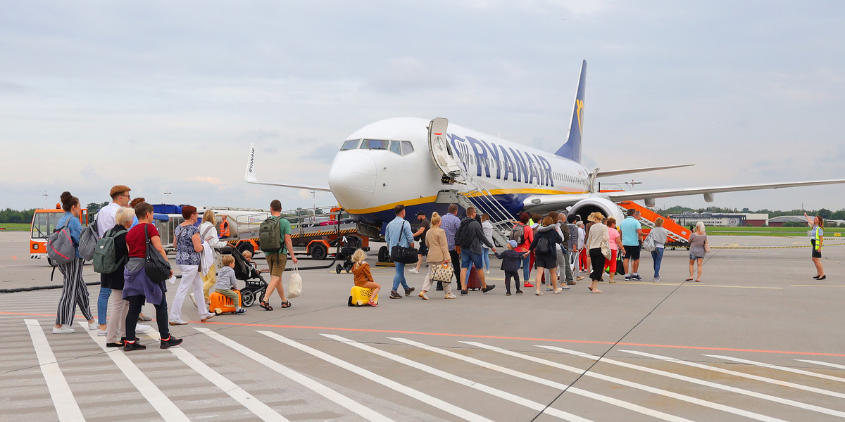  Na wielu trasach z Polski i wewnątrz kraju, mocno zmniejszona zostanie liczba lotów w porównaniu z wiosennym rozkładem. Najwięcej połączeń Ryanair skasuje na trasach z i do Włoch oraz Wielkiej Brytanii.