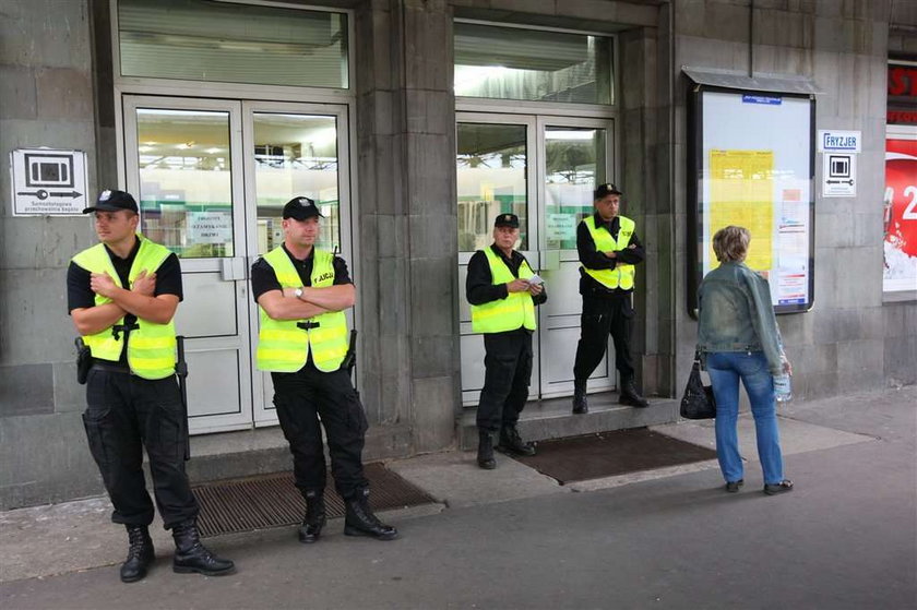 Złapali bombiarza. I wypuścili.